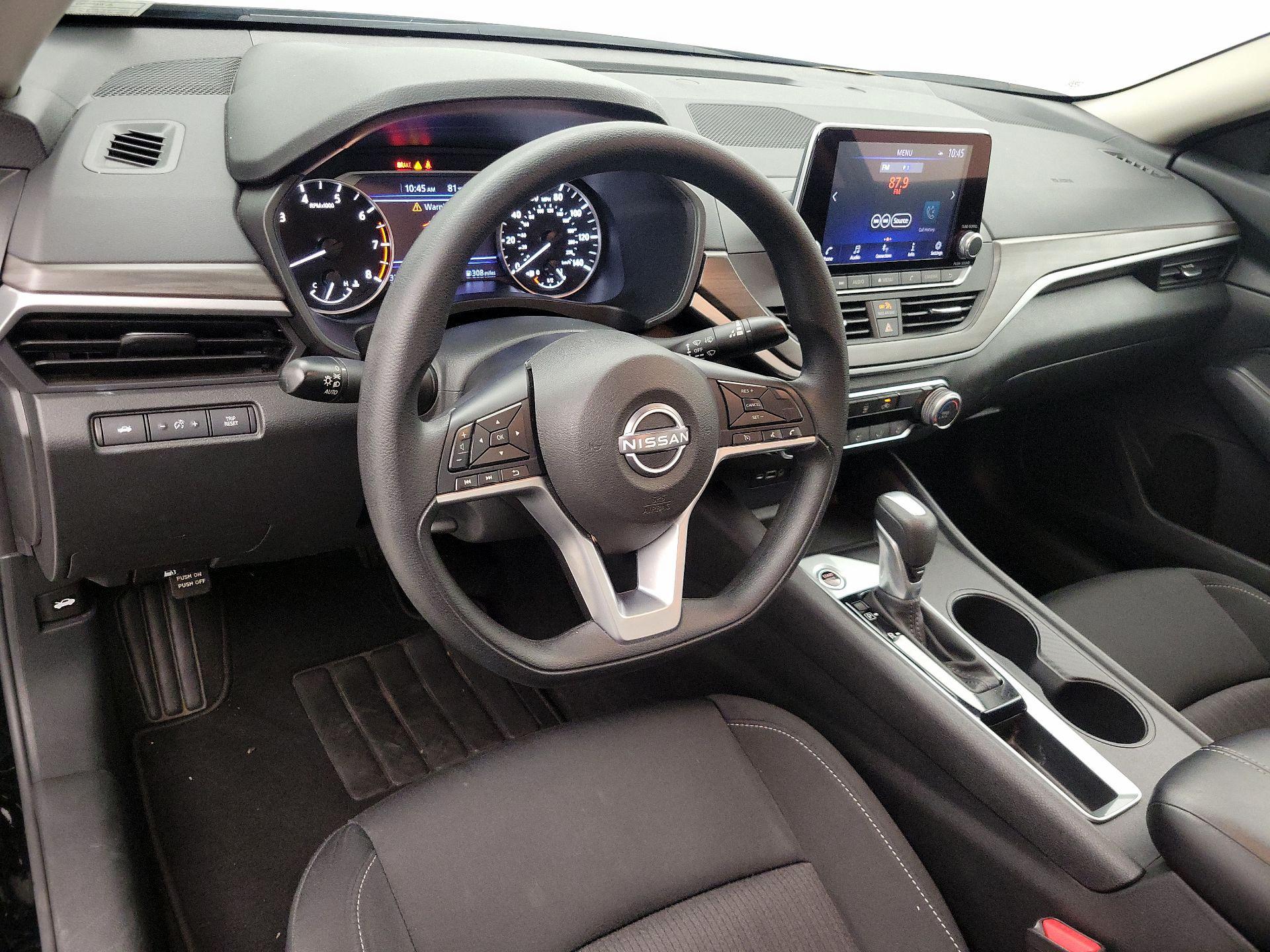 Thumbnail: 2025 Nissan Altima - 9