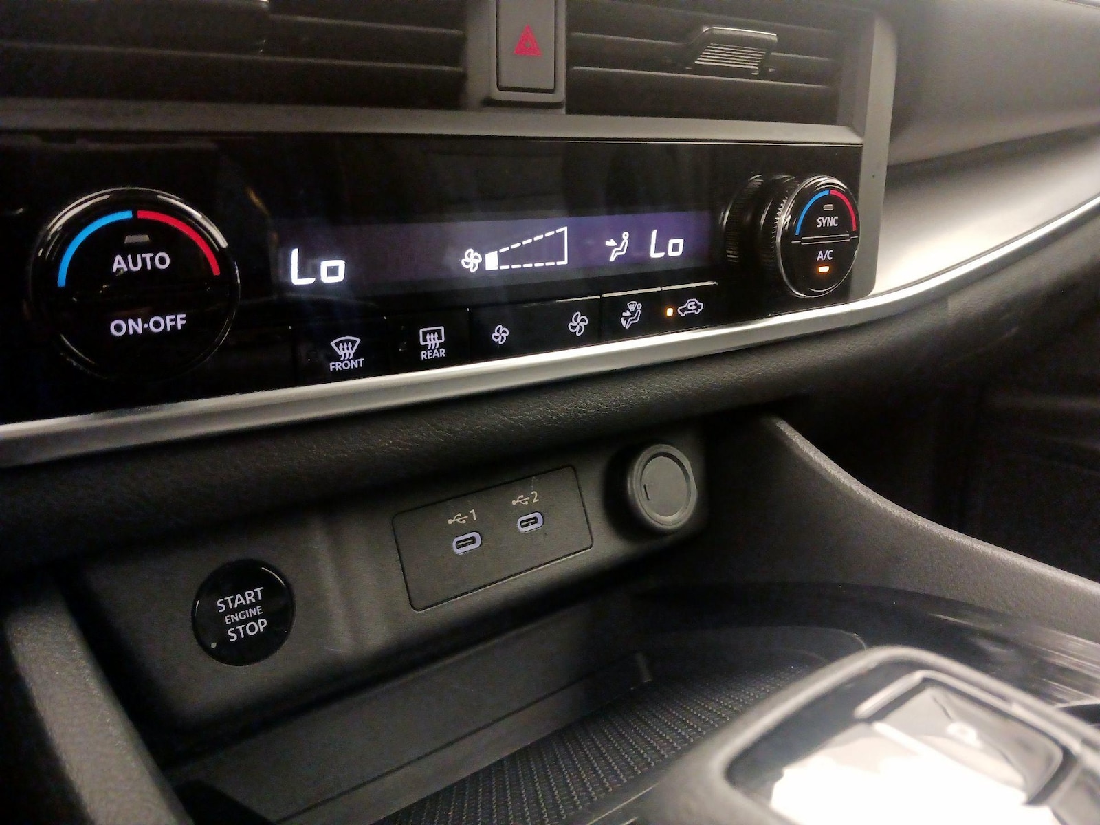 2025 Nissan Rogue SV - Photo 17
