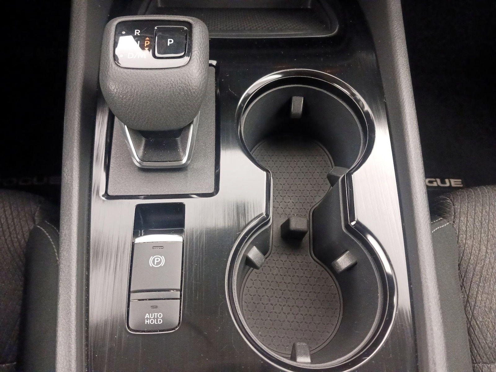 2025 Nissan Rogue SV - Photo 18