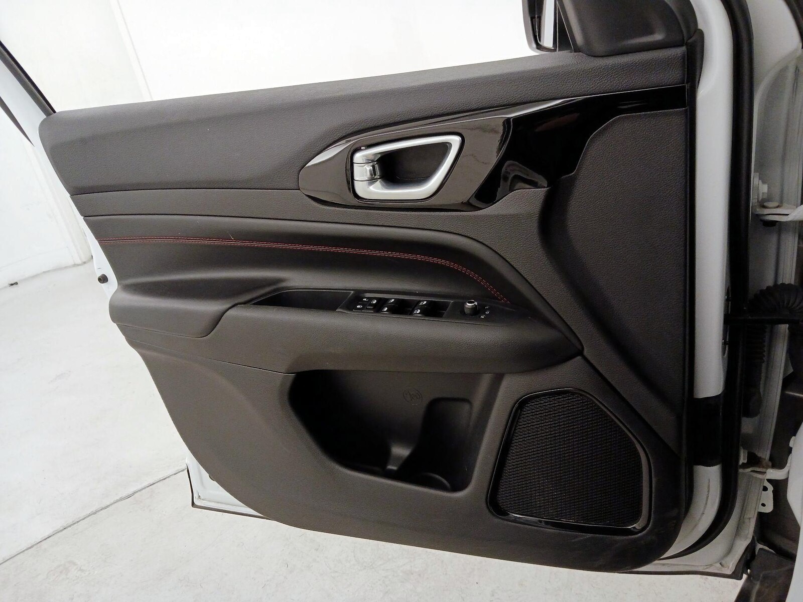 2025 Jeep Compass Trailhawk - Photo 13
