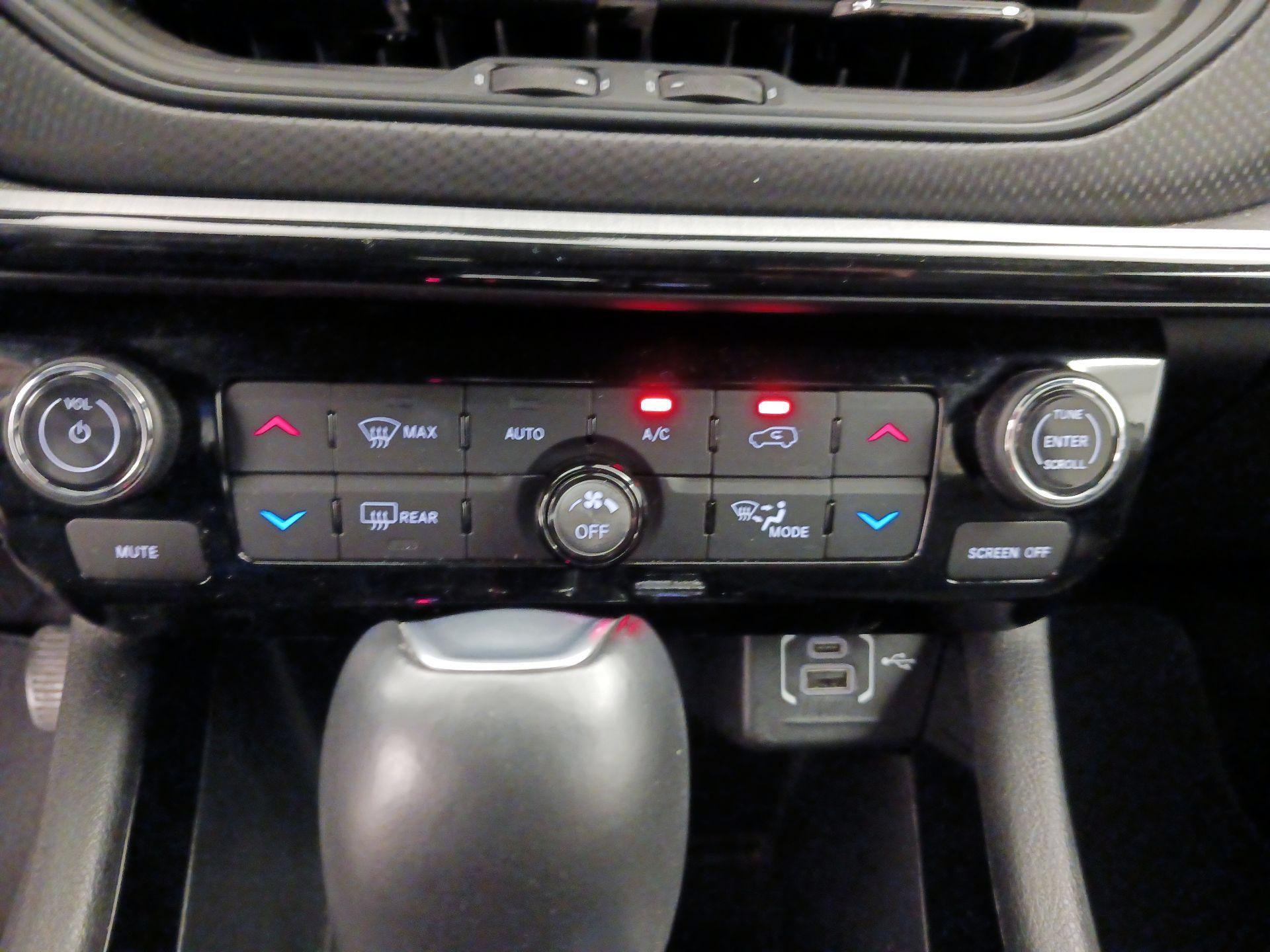 Thumbnail: 2025 Jeep Compass - 16