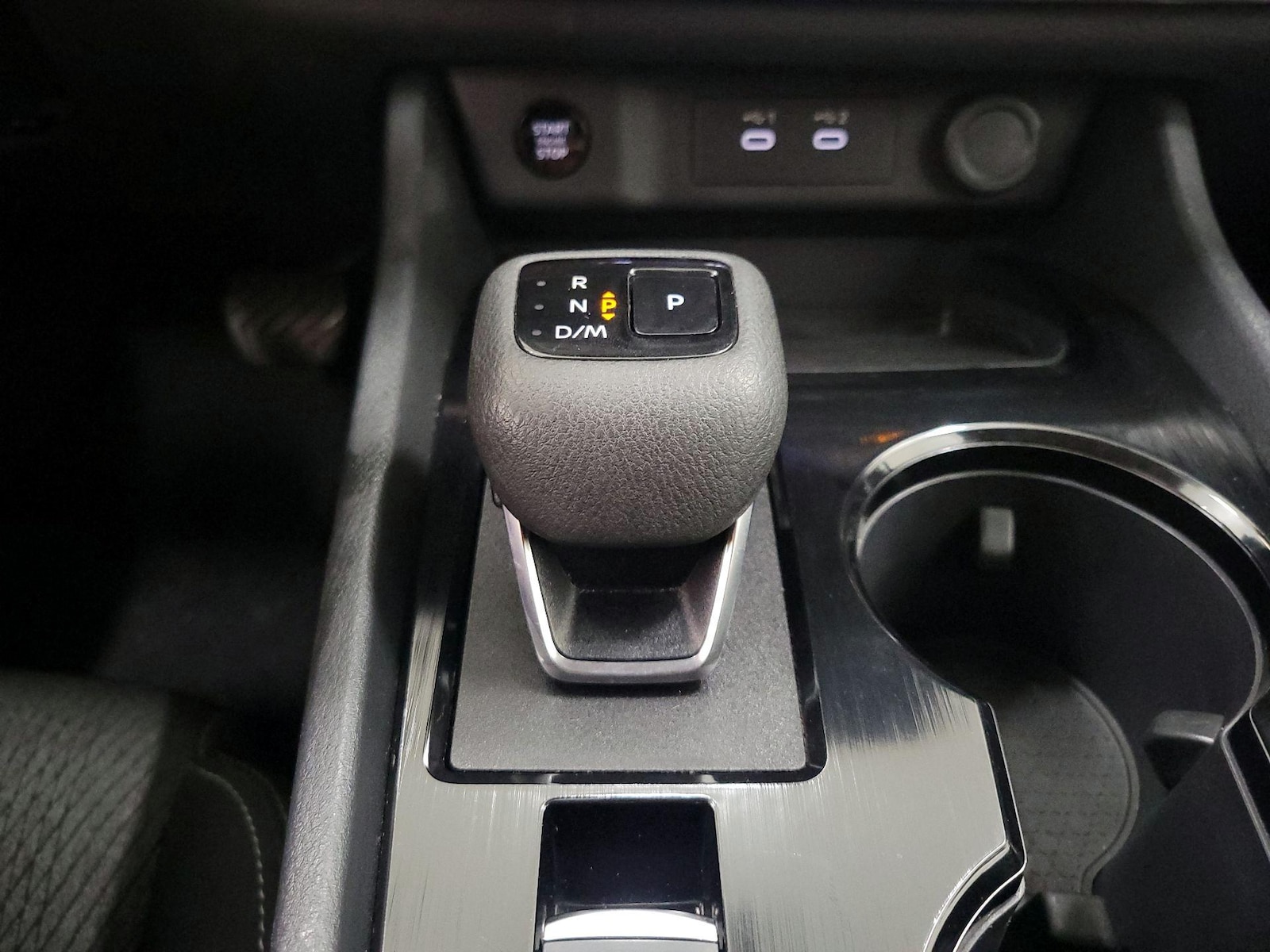 2025 Nissan Rogue SV - Photo 18