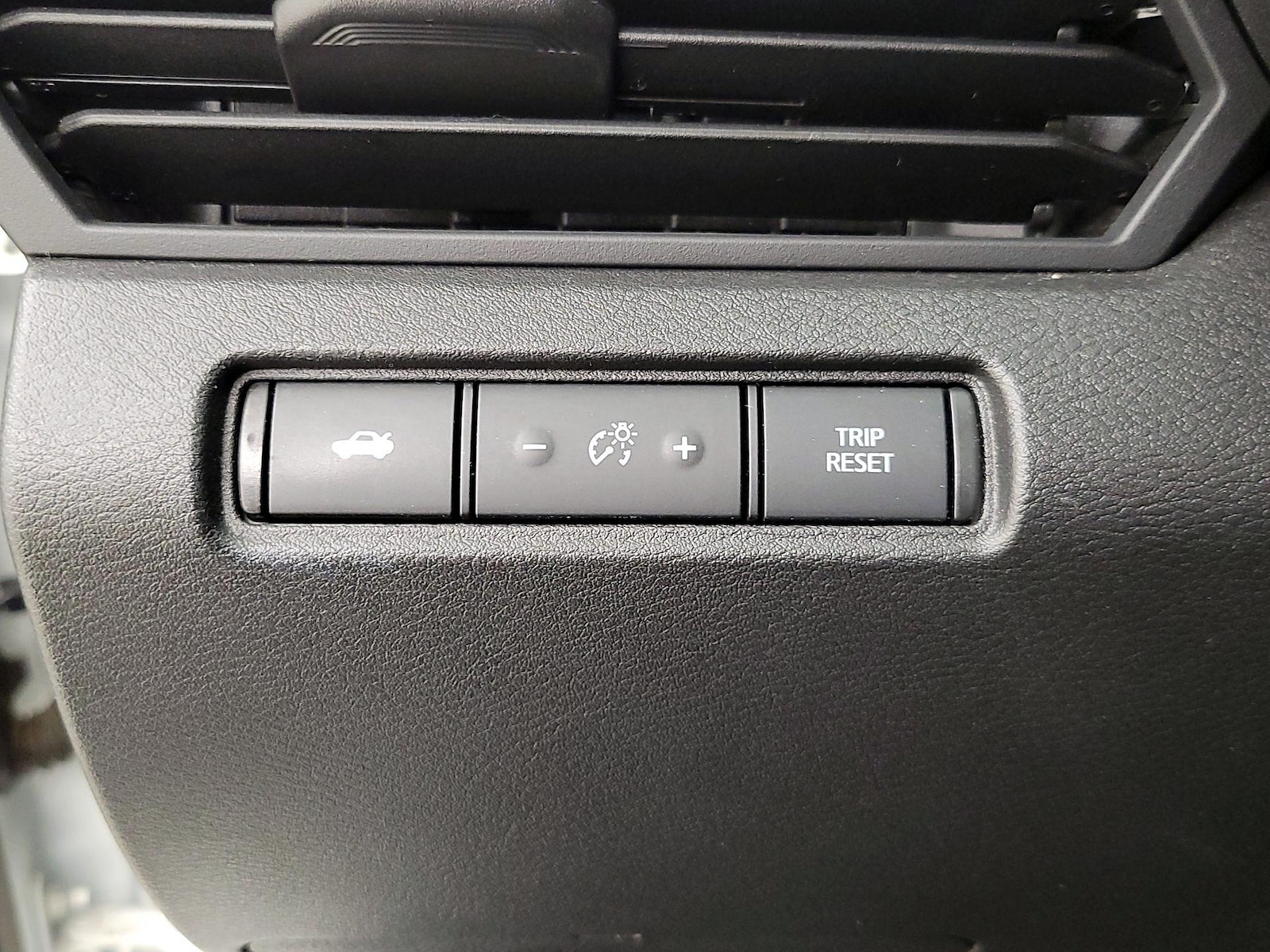 2025 Nissan Altima SV - Photo 14