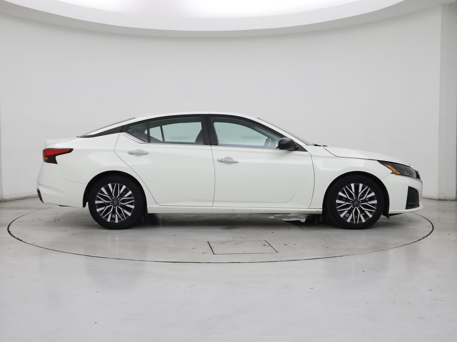 2025 Nissan Altima SV - Photo 8