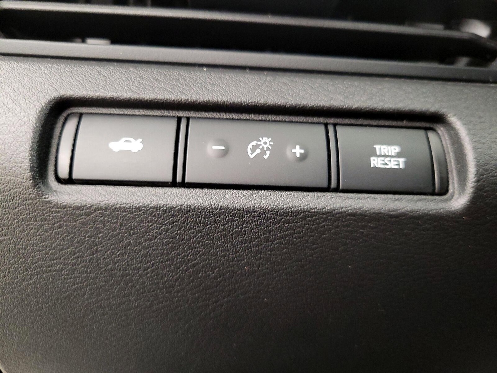 2025 Nissan Altima SV - Photo 14