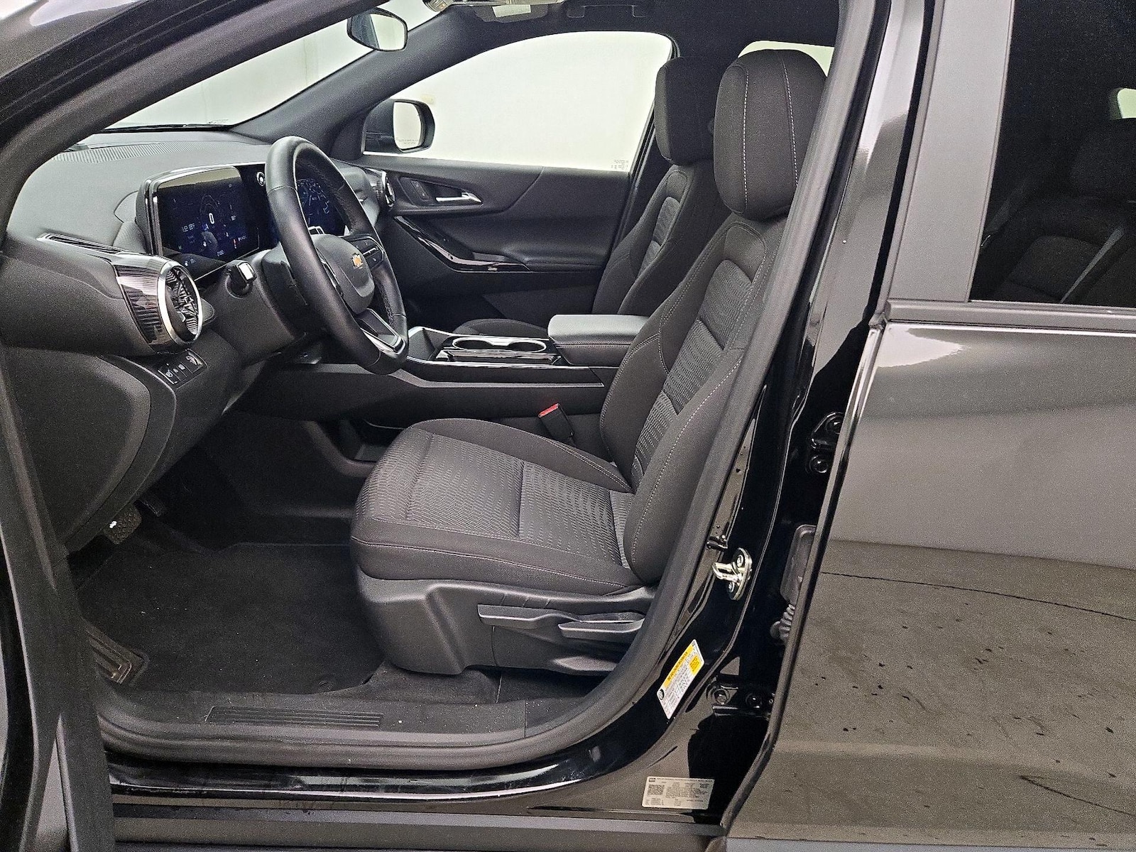 2025 Chevrolet Equinox LT - Photo 12