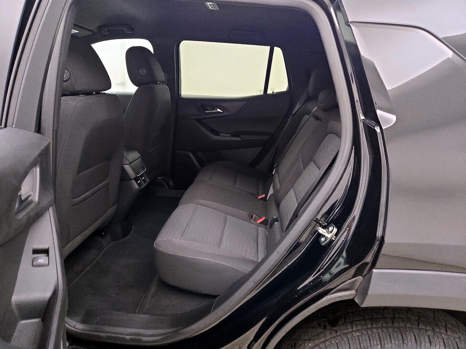 2025 Chevrolet Equinox LT - Photo 21
