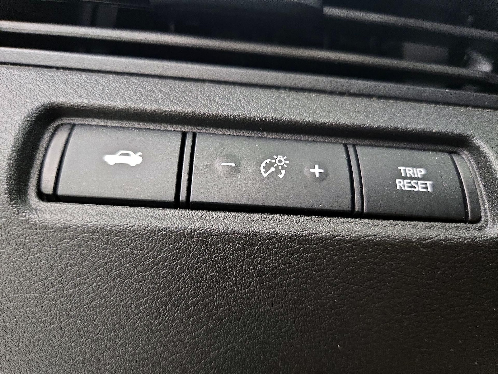 2025 Nissan Altima SV - Photo 14