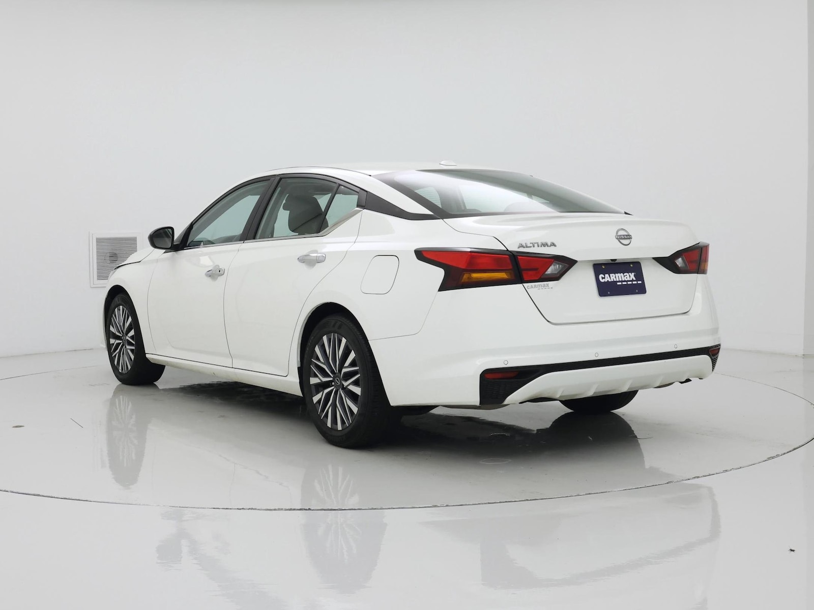 2025 Nissan Altima SV - Photo 3