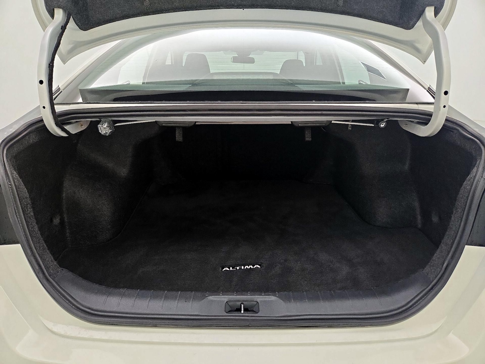 2025 Nissan Altima SV - Photo 21