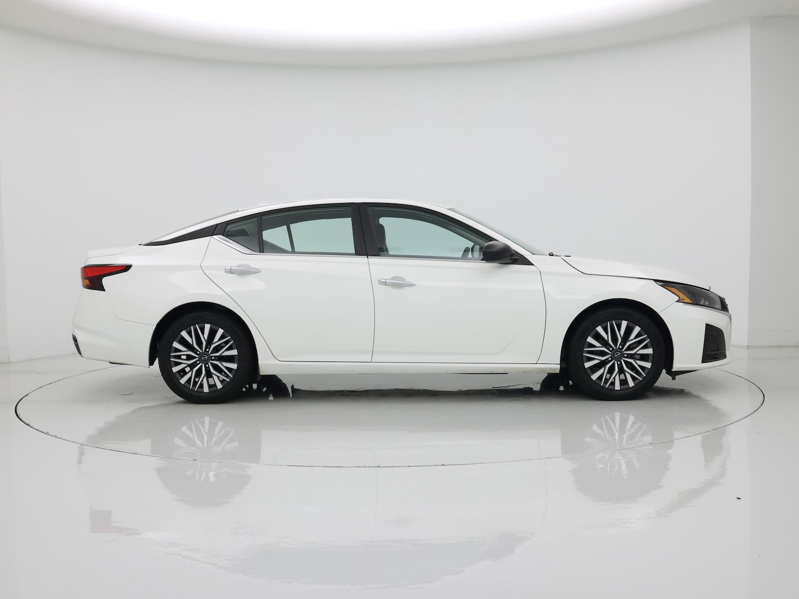 2025 Nissan Altima SV - Photo 8