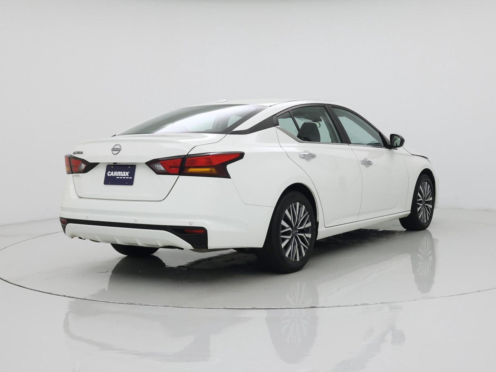 2025 Nissan Altima SV - Photo 9