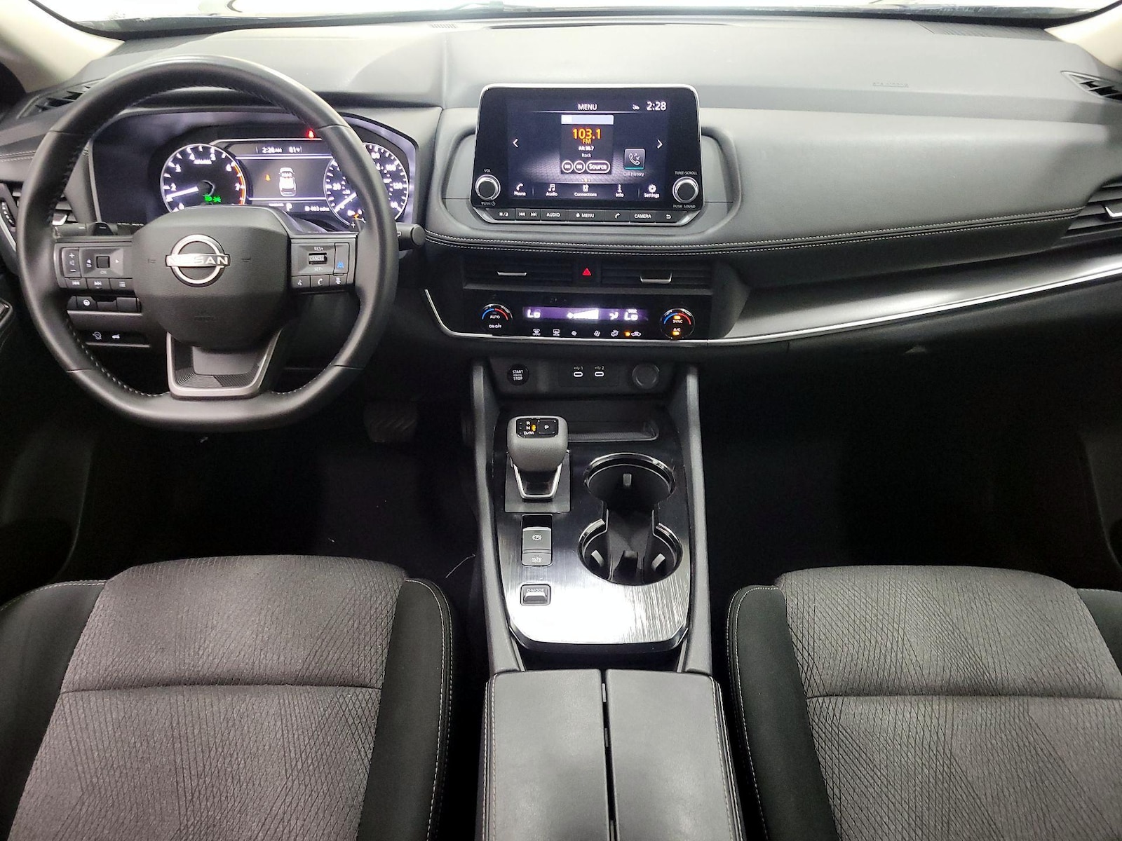 2025 Nissan Rogue SV - Photo 10