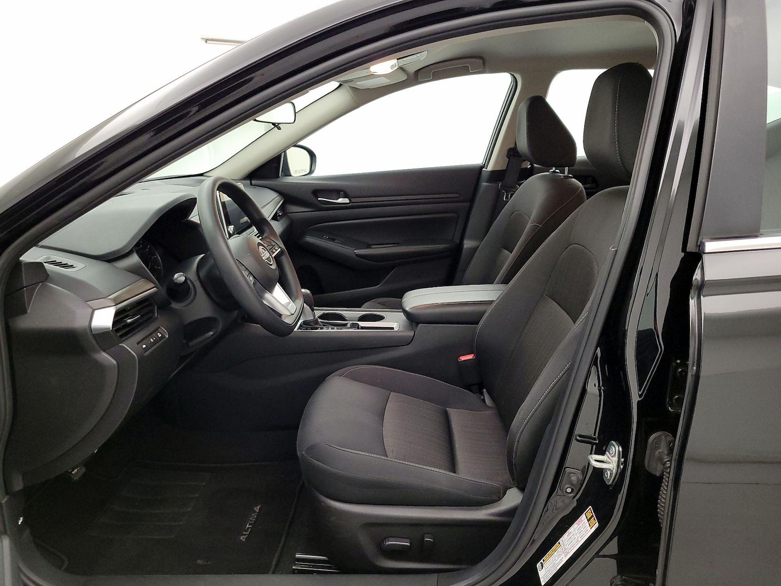 2025 Nissan Altima SV - Photo 12