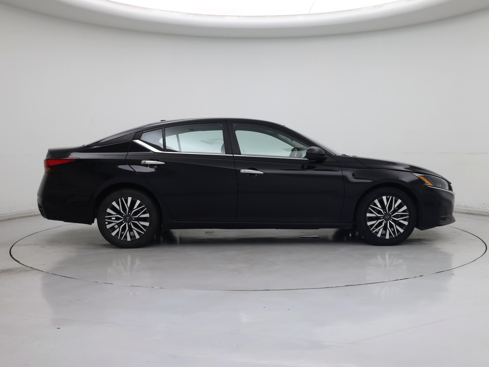 2025 Nissan Altima SV - Photo 8