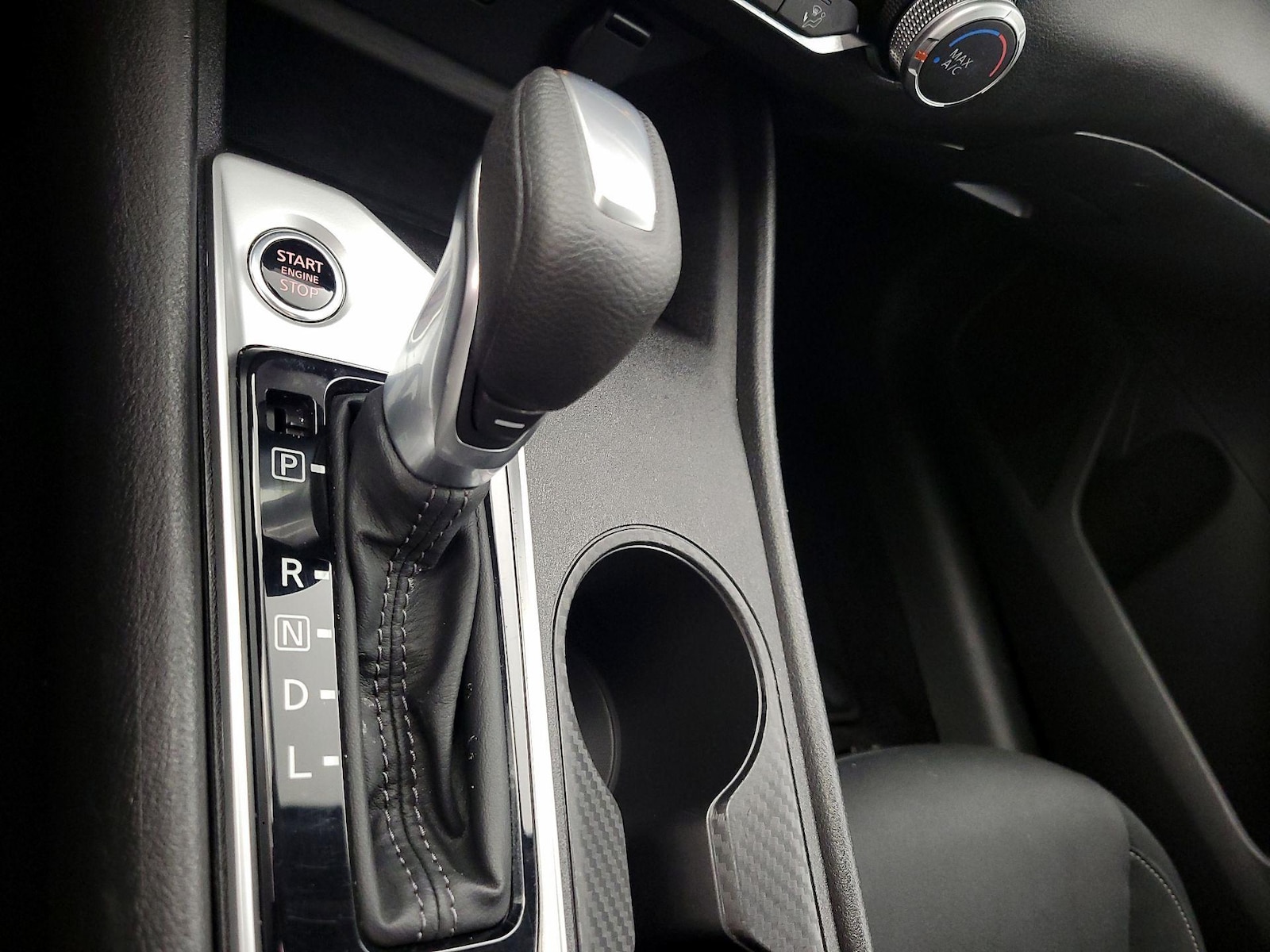 2025 Nissan Altima SV - Photo 18