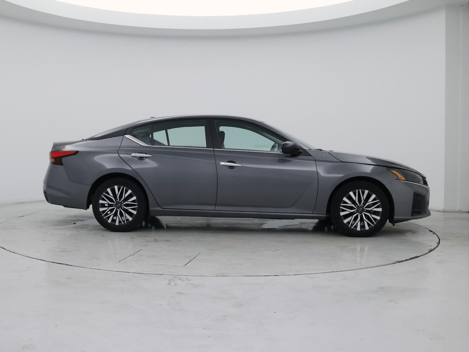 2025 Nissan Altima SV - Photo 8