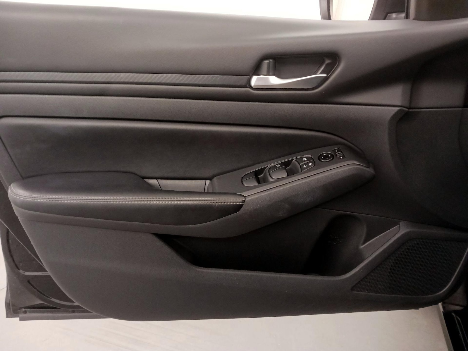 2025 Nissan Altima SV - Photo 13