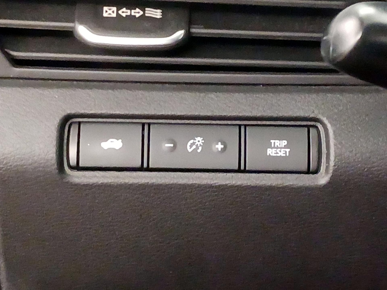 2025 Nissan Altima SV - Photo 14