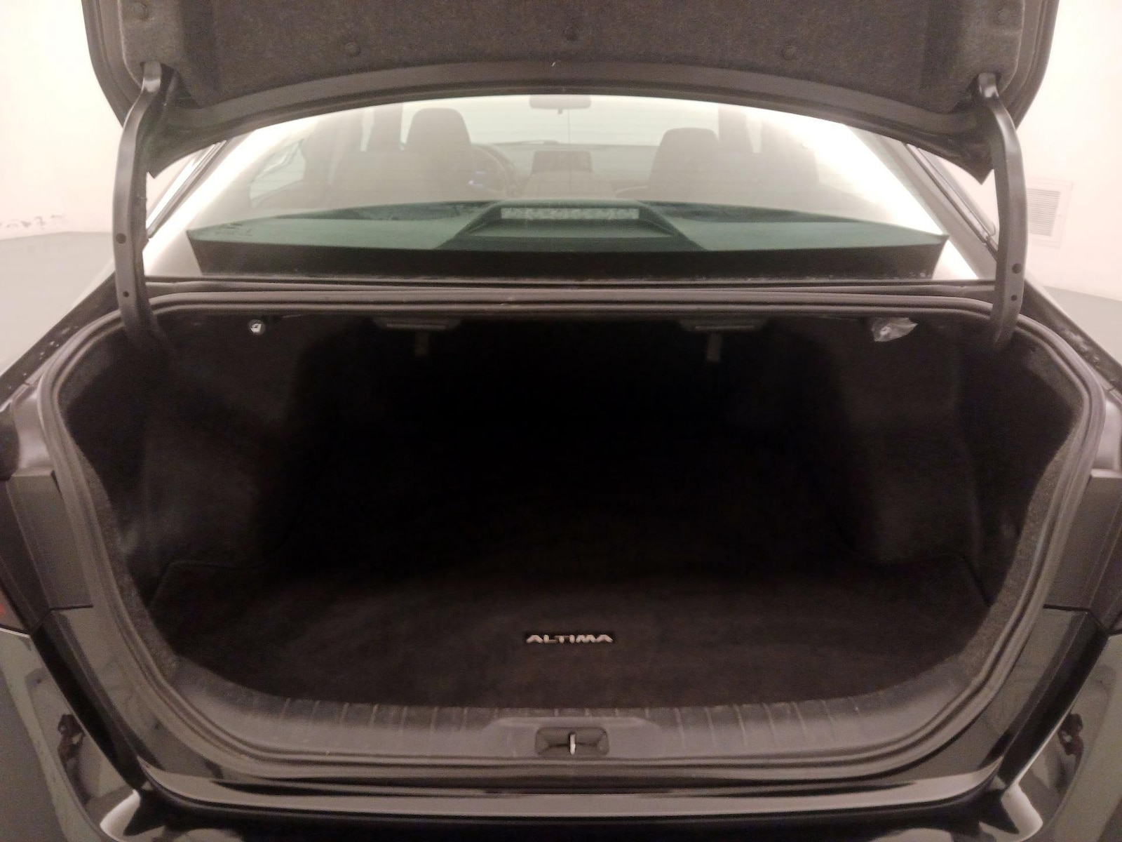 2025 Nissan Altima SV - Photo 21