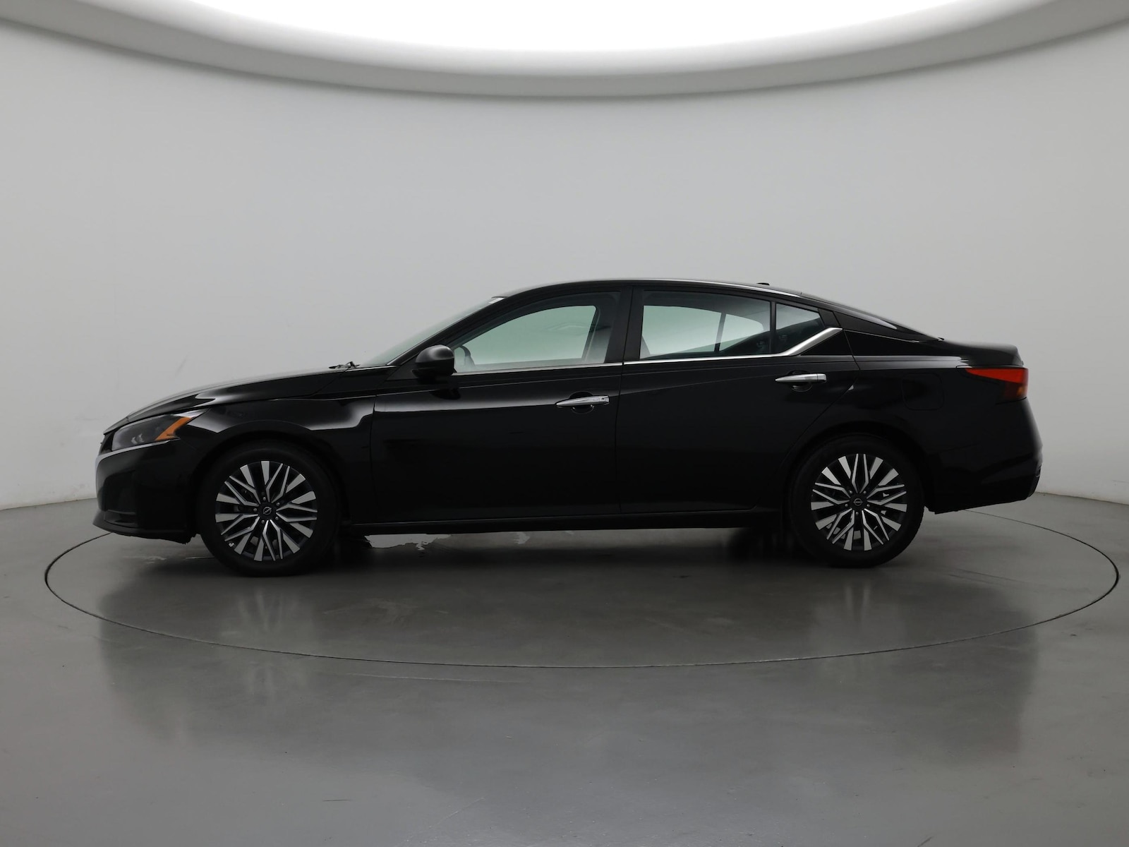 2025 Nissan Altima SV - Photo 4