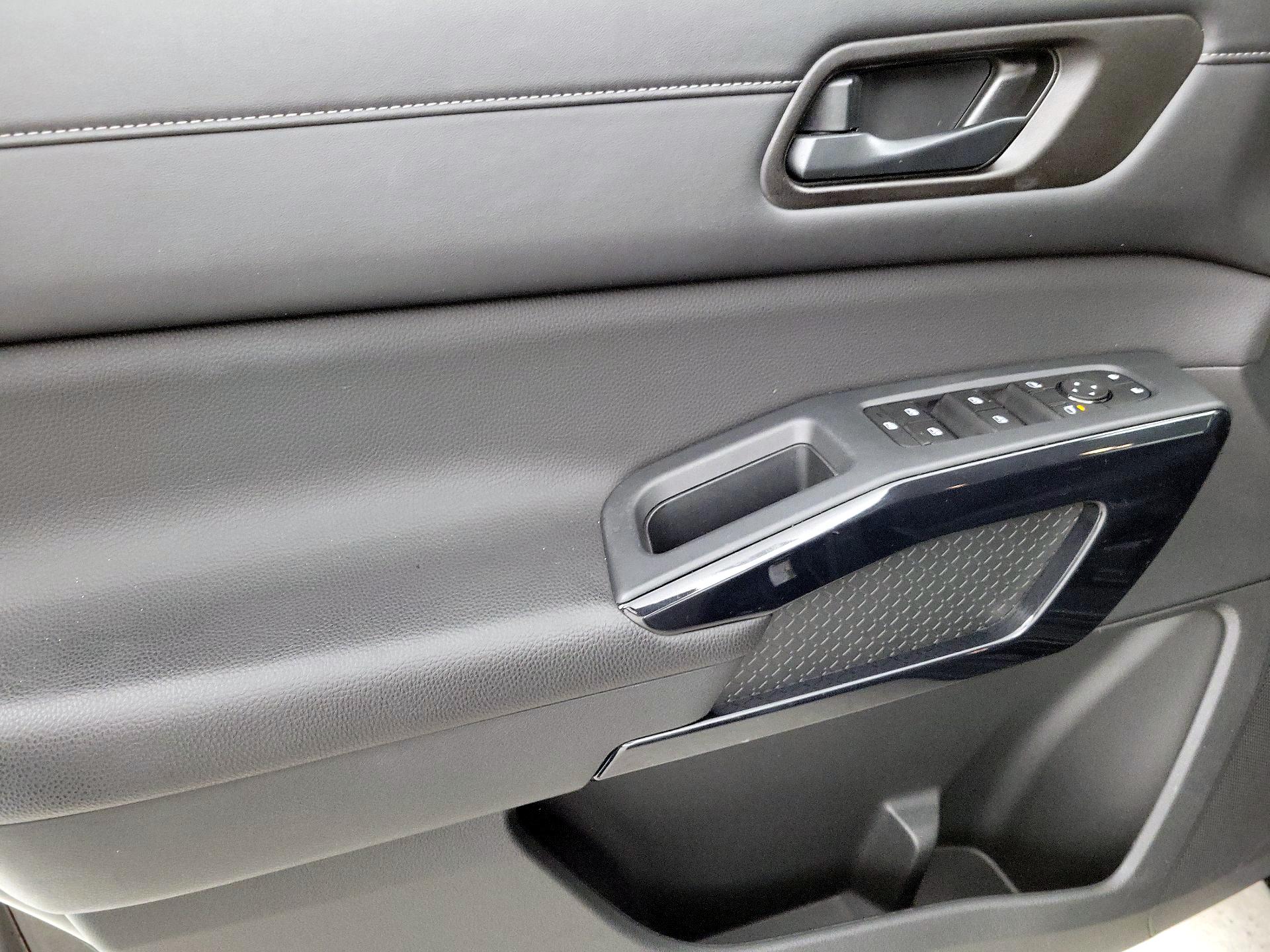Thumbnail: 2025 Nissan Pathfinder - 12
