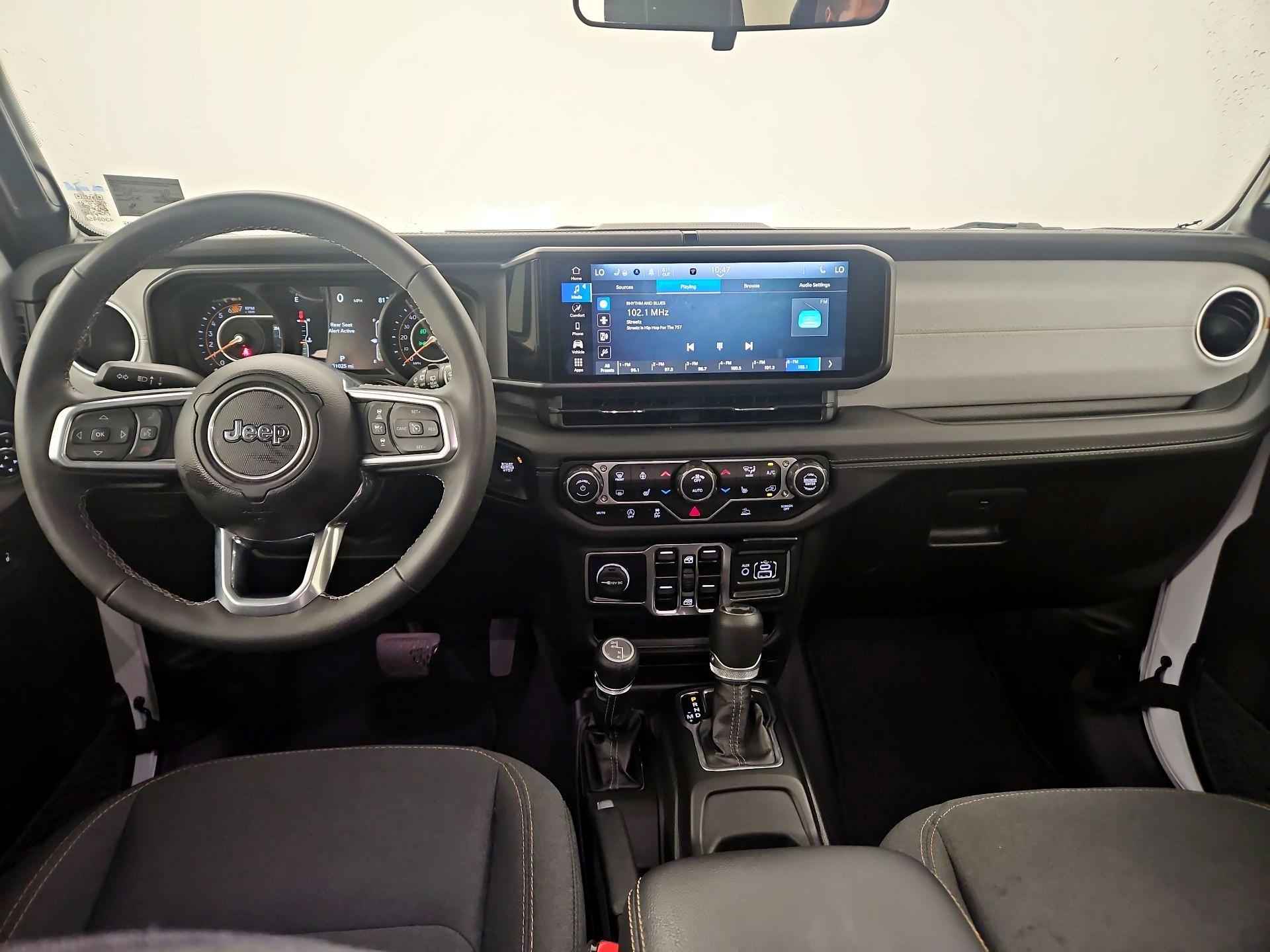 Thumbnail: 2025 Jeep Wrangler - 9