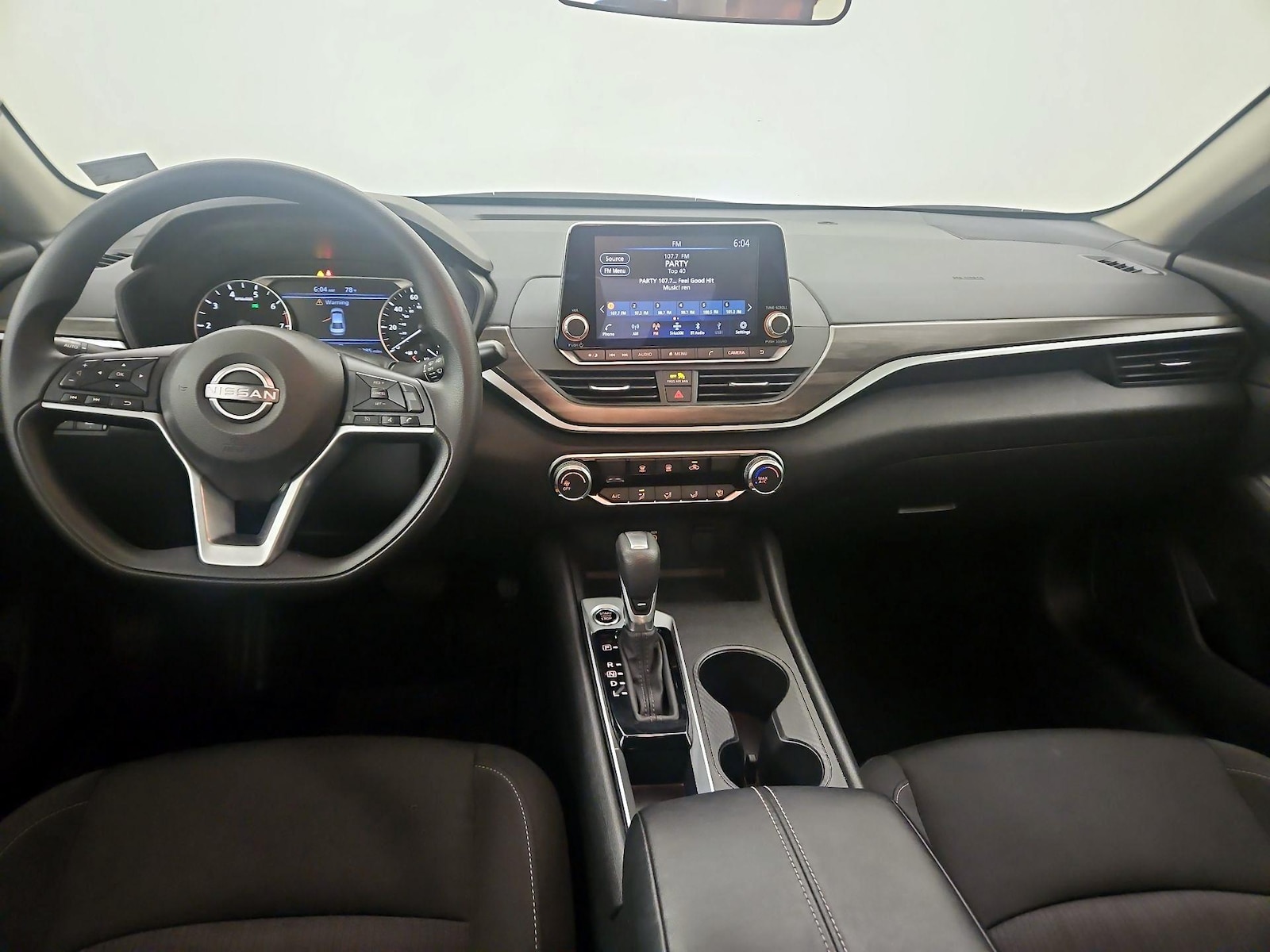 2025 Nissan Altima SV - Photo 10