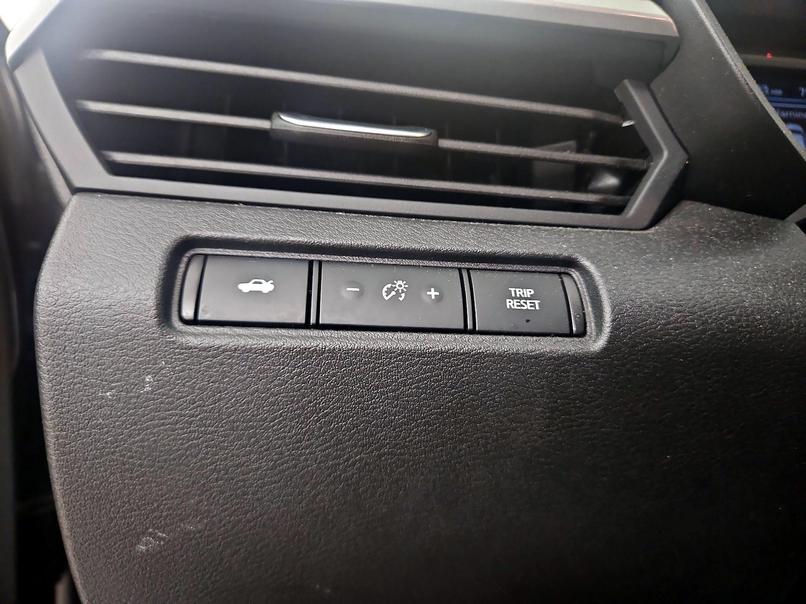 2025 Nissan Altima SV - Photo 14