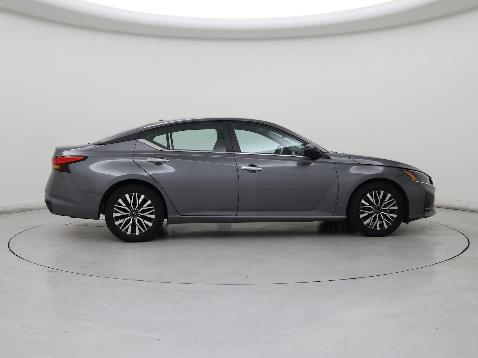 2025 Nissan Altima SV - Photo 8
