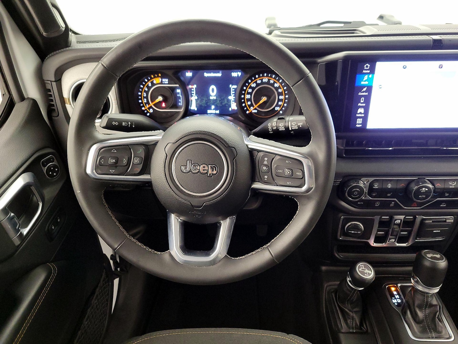 2025 Jeep Wrangler 4-Door Sahara - Photo 11