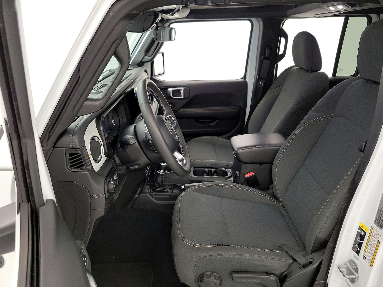 2025 Jeep Wrangler 4-Door Sahara - Photo 12