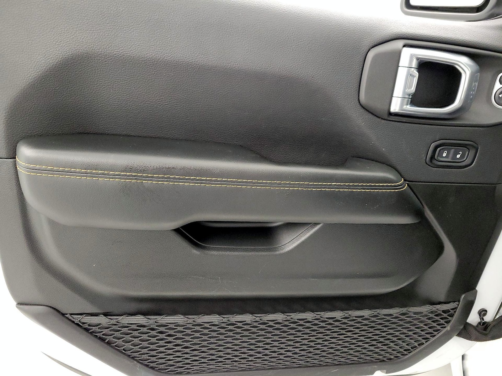 2025 Jeep Wrangler 4-Door Sahara - Photo 13