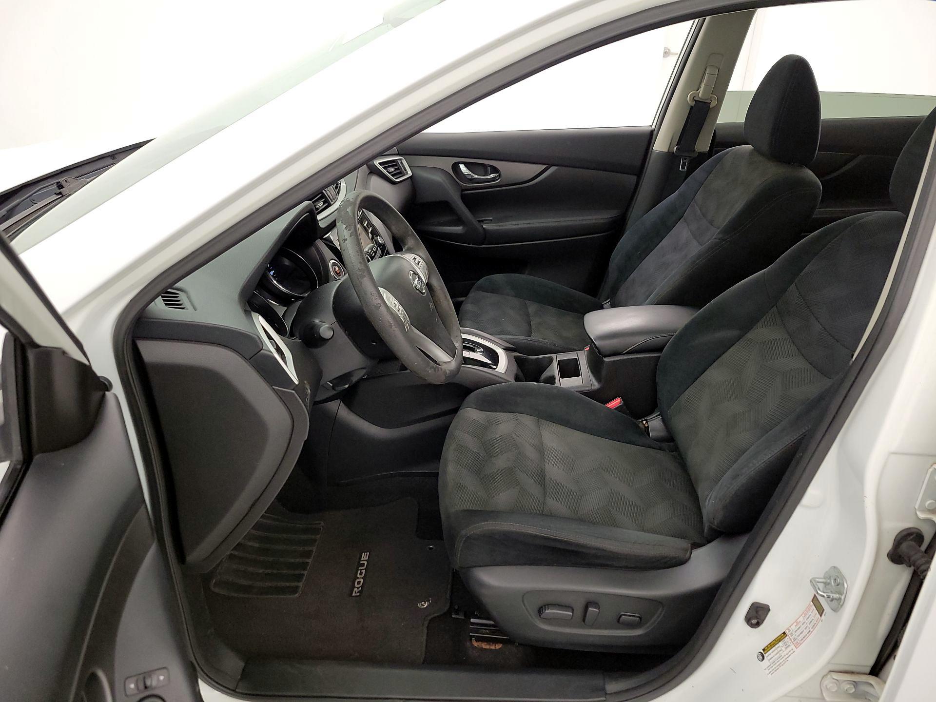 Thumbnail: 2015 Nissan Rogue - 11