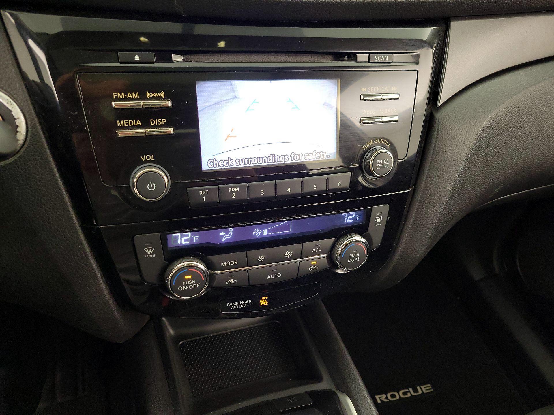 Thumbnail: 2015 Nissan Rogue - 14