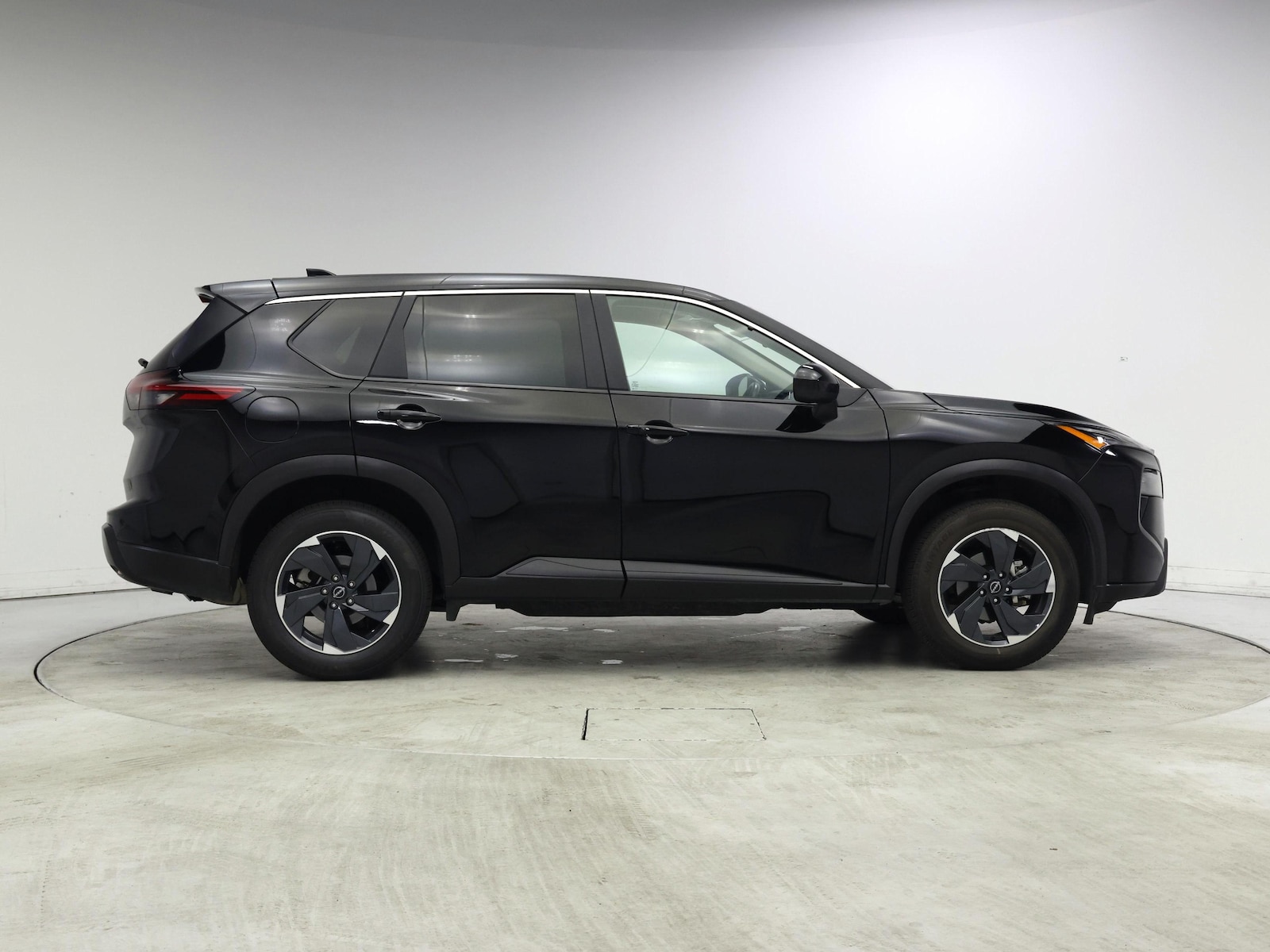 2025 Nissan Rogue SV - Photo 8