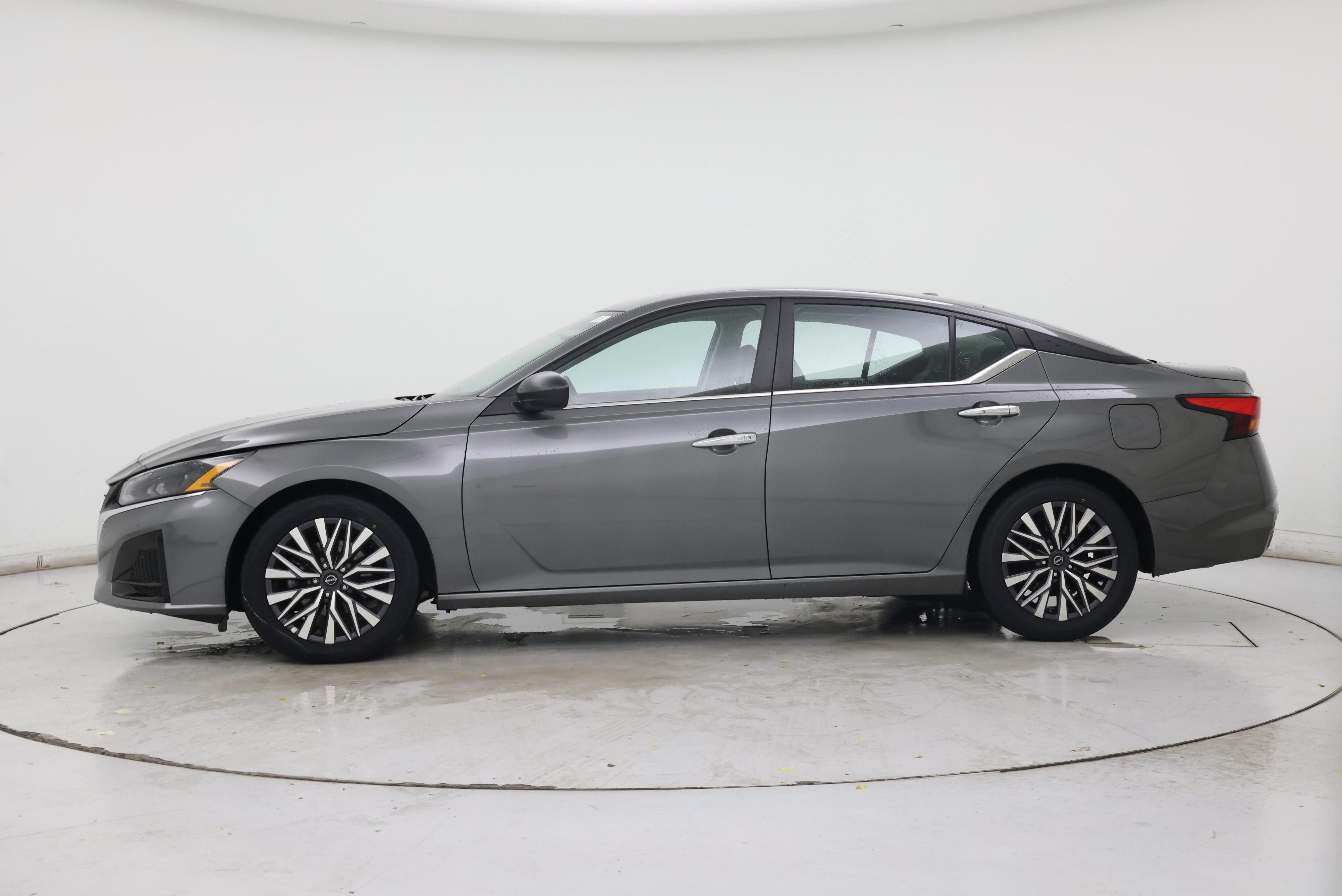 Thumbnail: 2025 Nissan Altima - 3