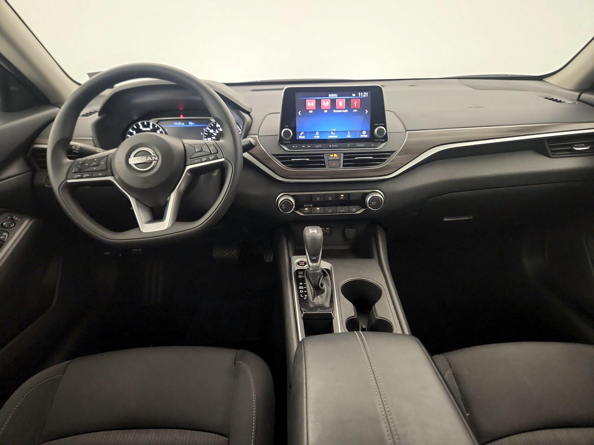 Thumbnail: 2025 Nissan Altima - 9