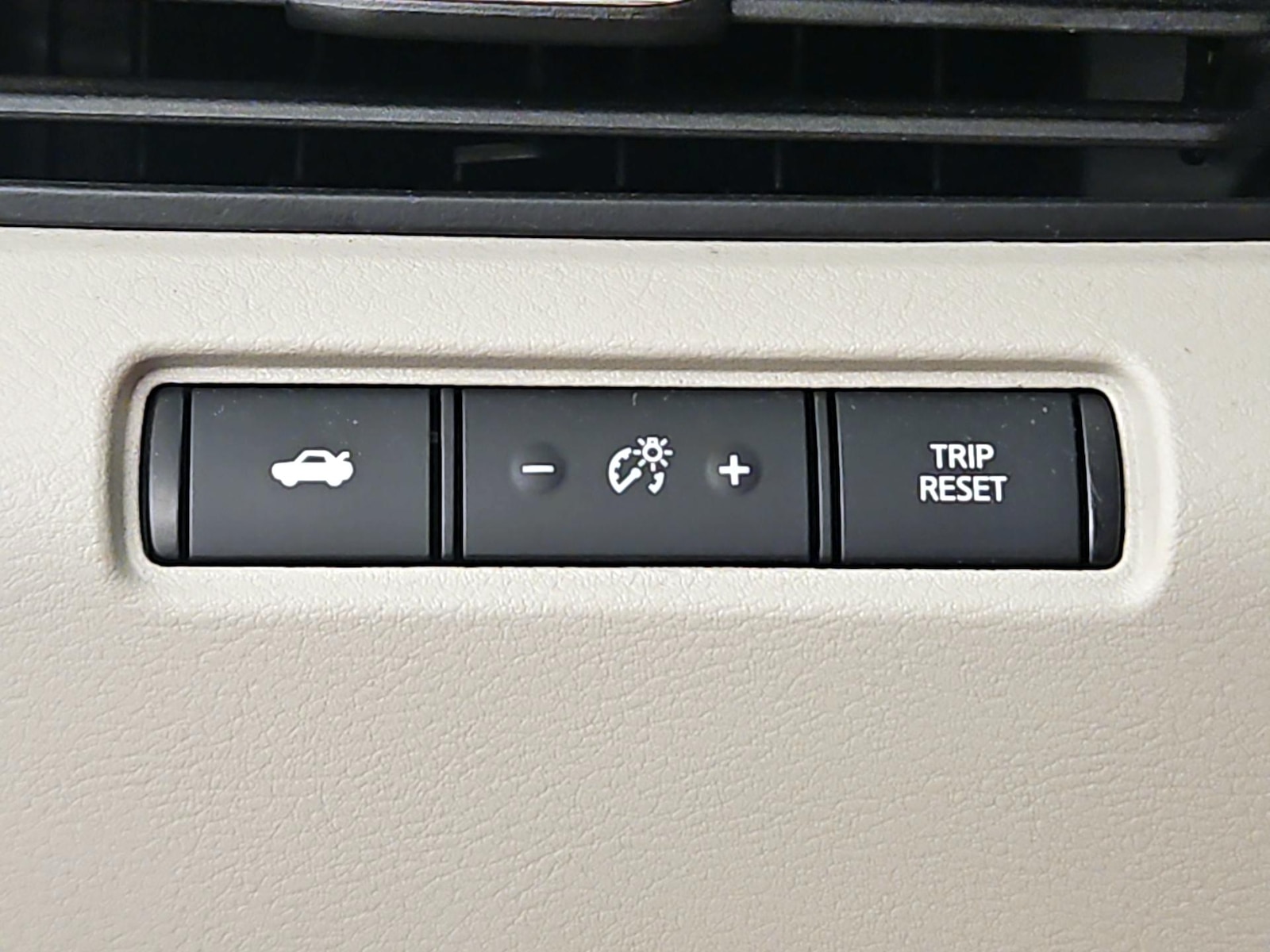 2025 Nissan Altima SV - Photo 14
