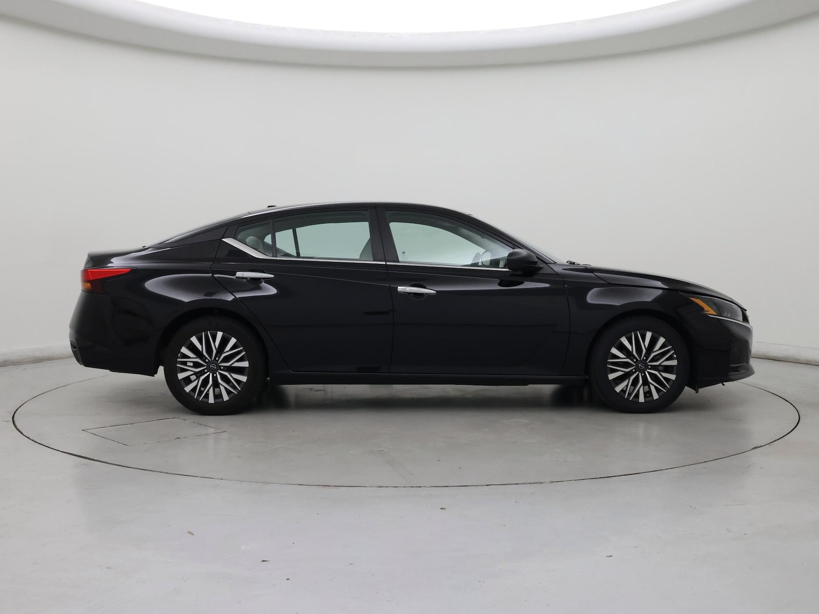 2025 Nissan Altima SV - Photo 8