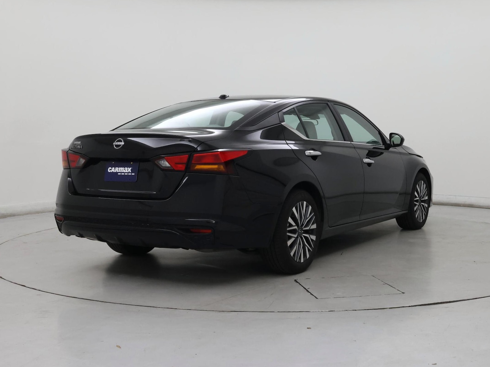2025 Nissan Altima SV - Photo 9