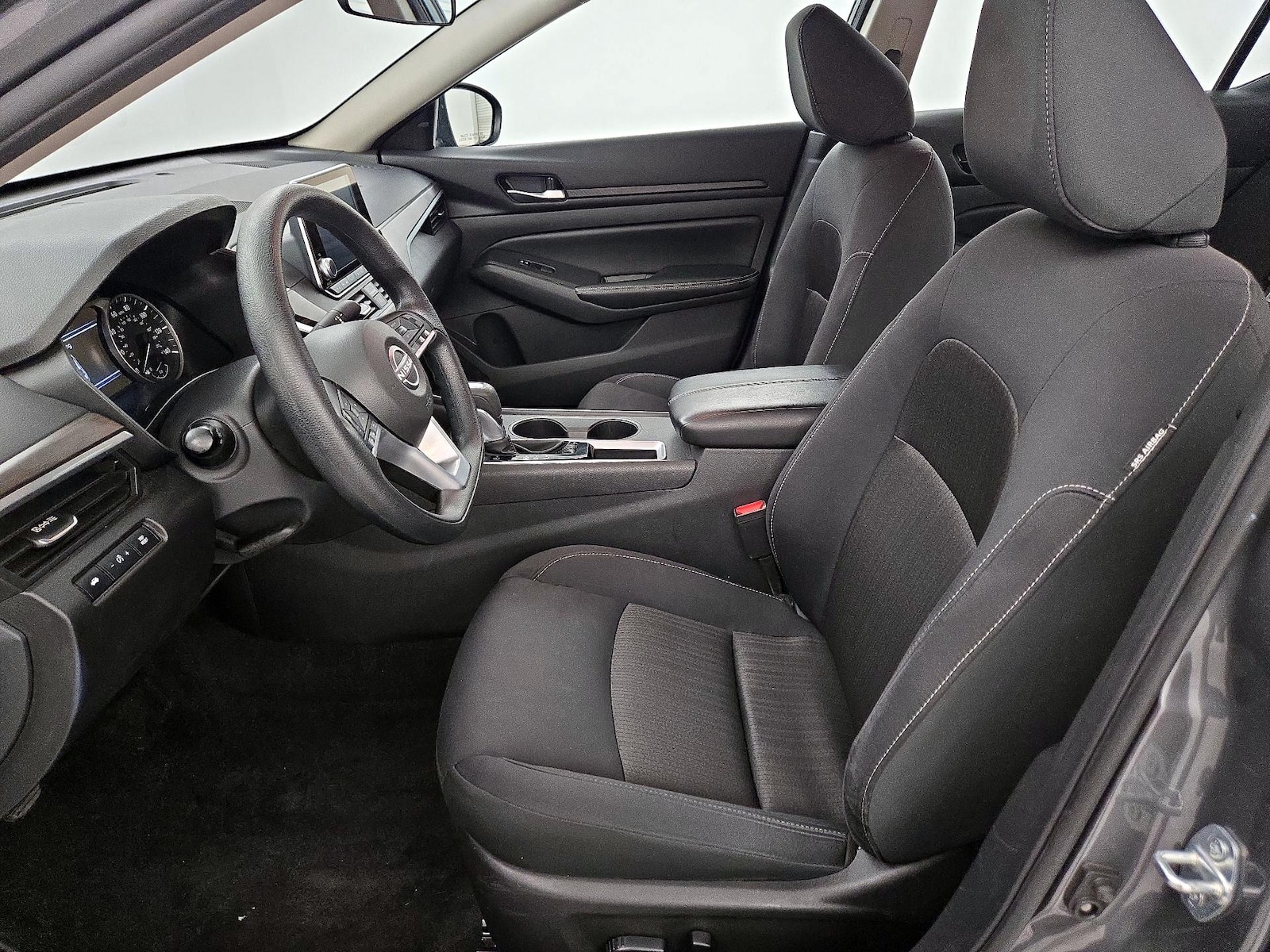 2025 Nissan Altima SV - Photo 12