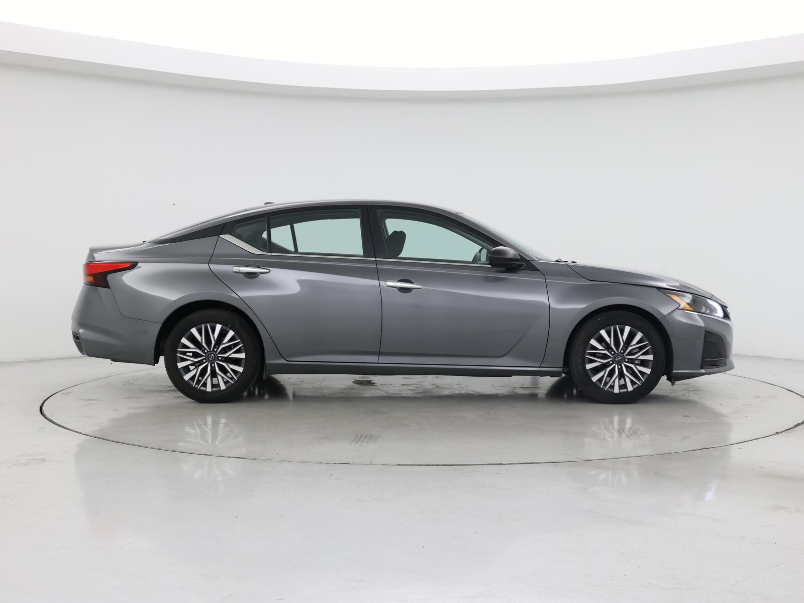 2025 Nissan Altima SV - Photo 8