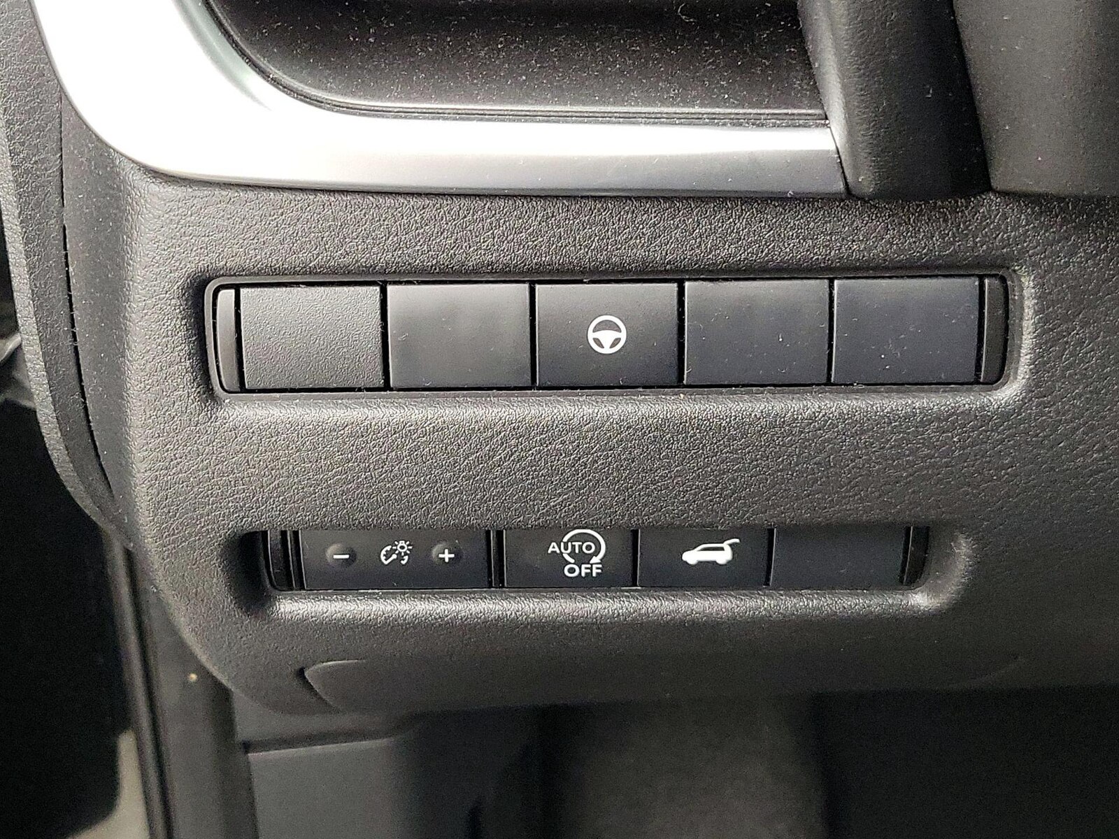 2025 Nissan Rogue SV - Photo 14
