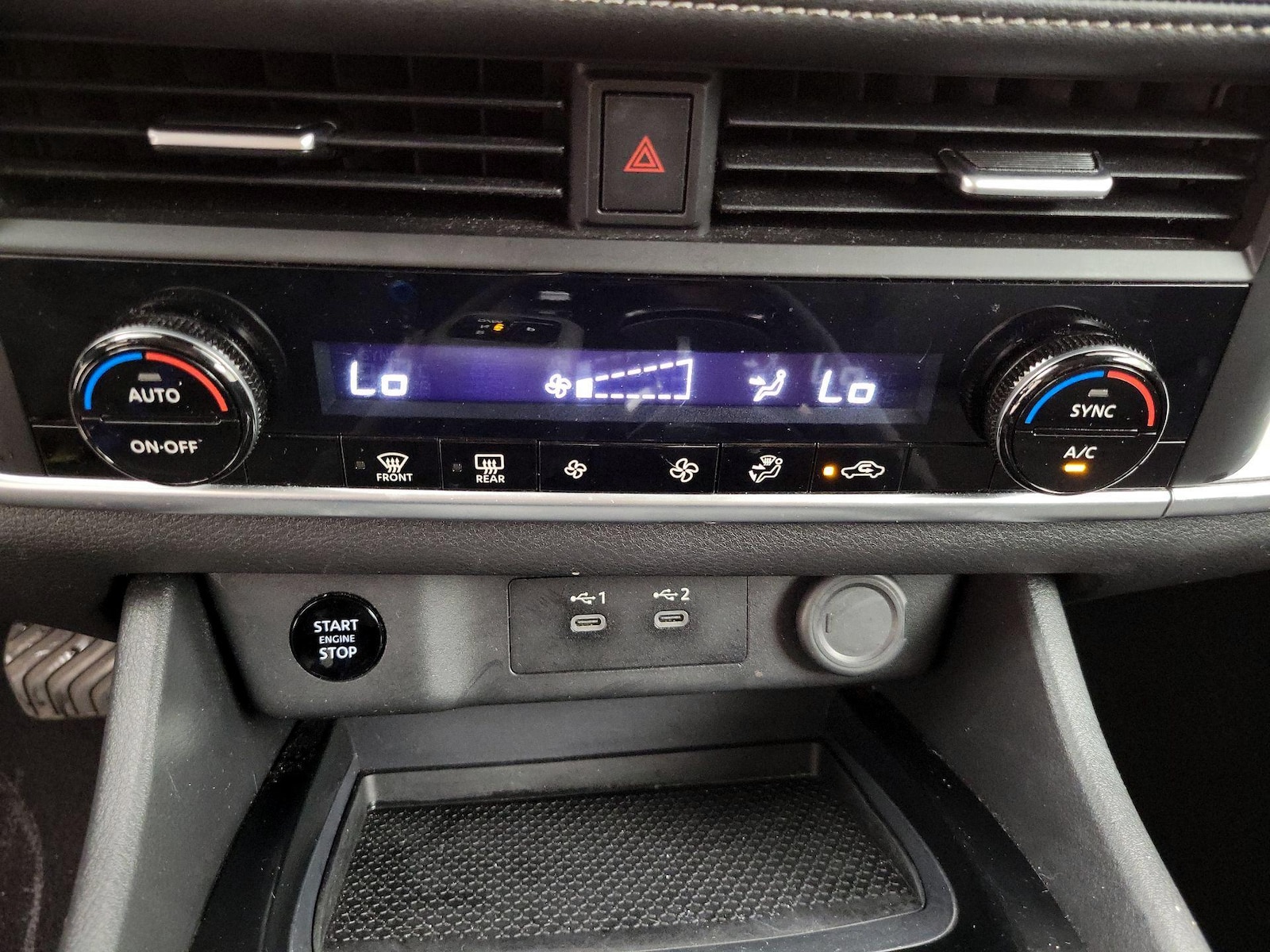 2025 Nissan Rogue SV - Photo 17