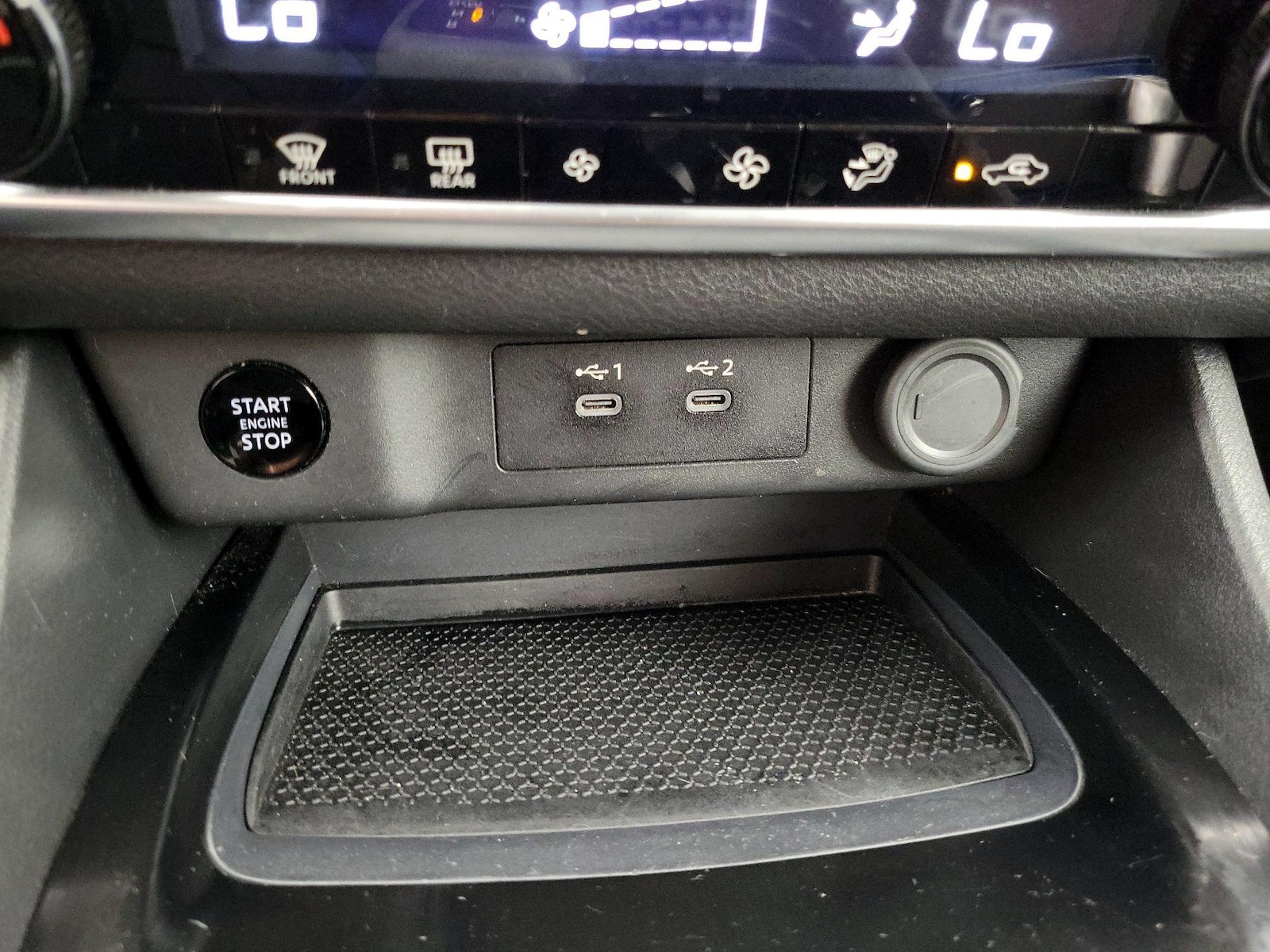 2025 Nissan Rogue SV - Photo 19