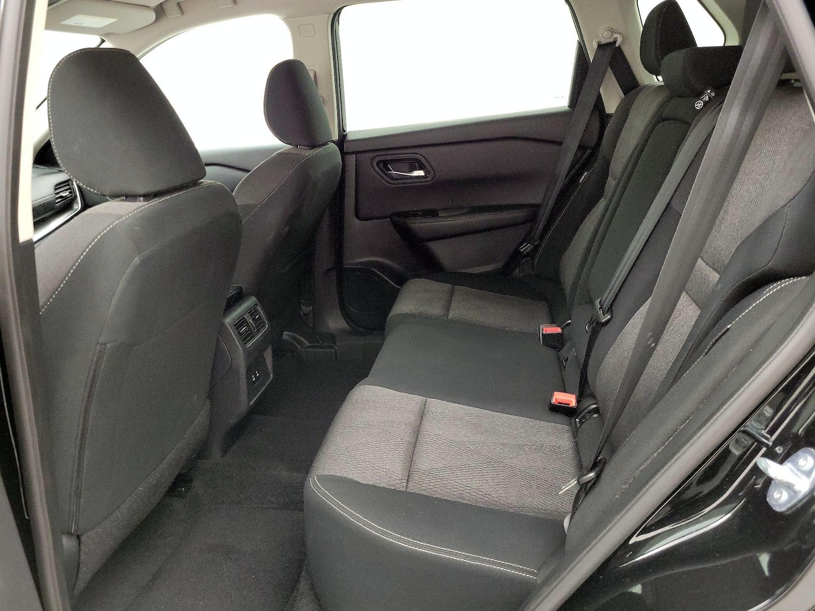 2025 Nissan Rogue SV - Photo 20
