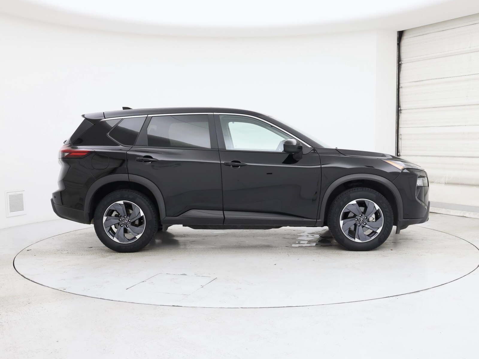 2025 Nissan Rogue SV - Photo 8