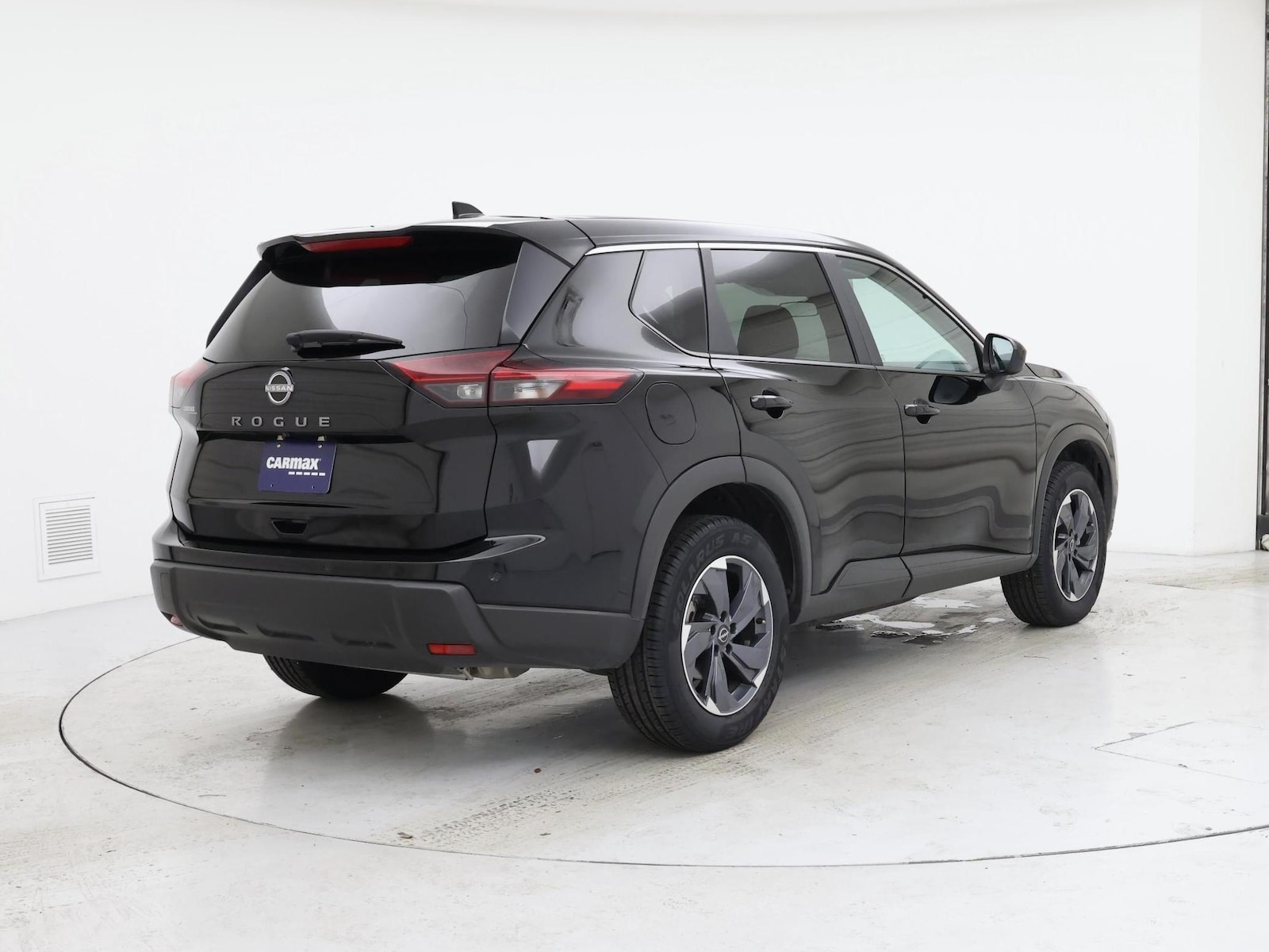 2025 Nissan Rogue SV - Photo 9