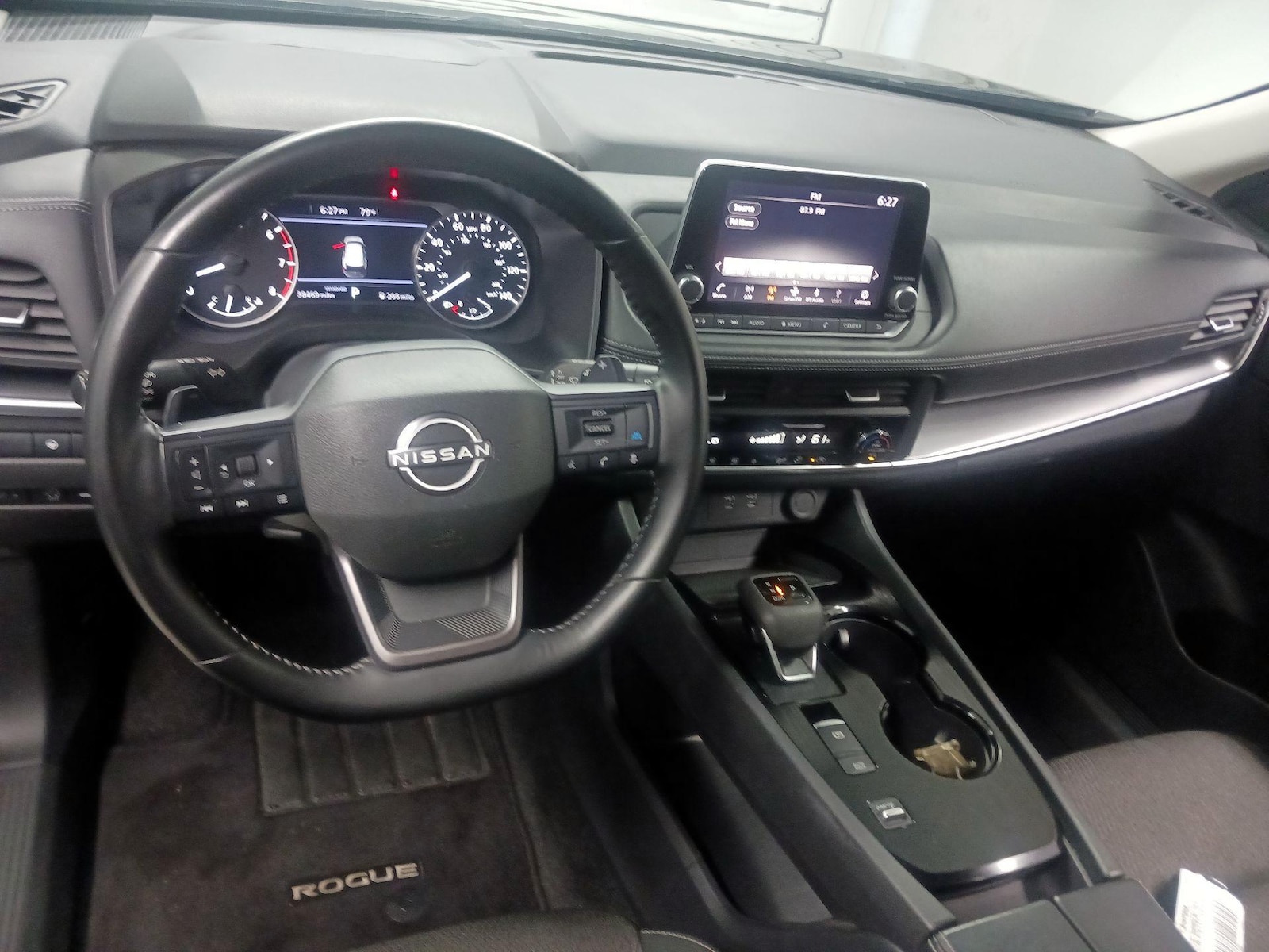 2025 Nissan Rogue SV - Photo 10